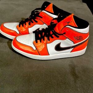 Nike Air Jordan 1 Mid SE Turf Orange Great cond Sz 10.5